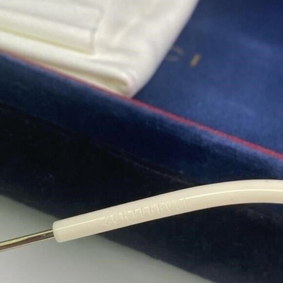 💯- New Authentic Gucci Grey Butterfly Ladies Sunglasses GG1267S 001 60 - Picture 9 of 13